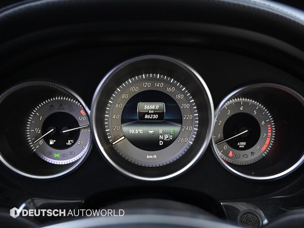 Mercedes Benz CLS Class - Vista 8