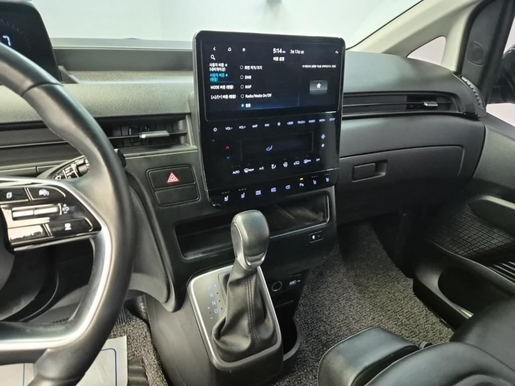 HYUNDAI Staria - Vista 10