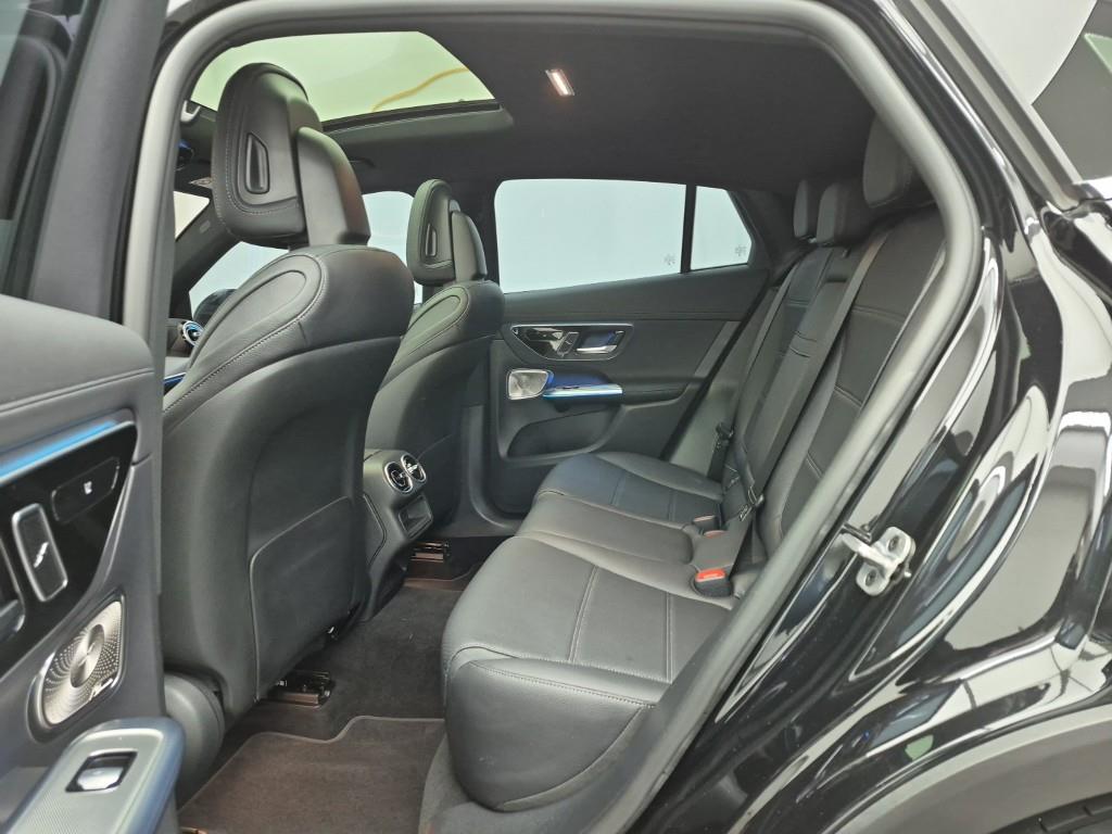 Mercedes Benz GLC Class - Vista 12