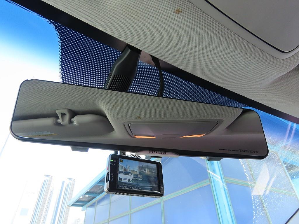 HYUNDAI Avante - Vista 12