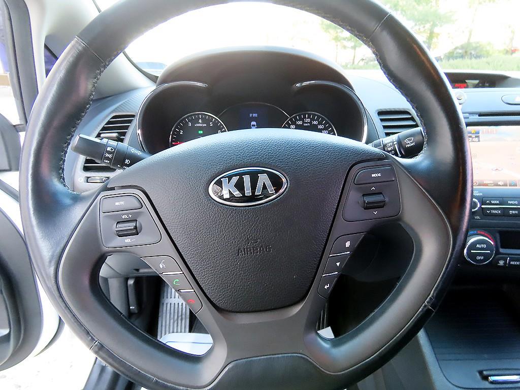 KIA K3 - Vista 8
