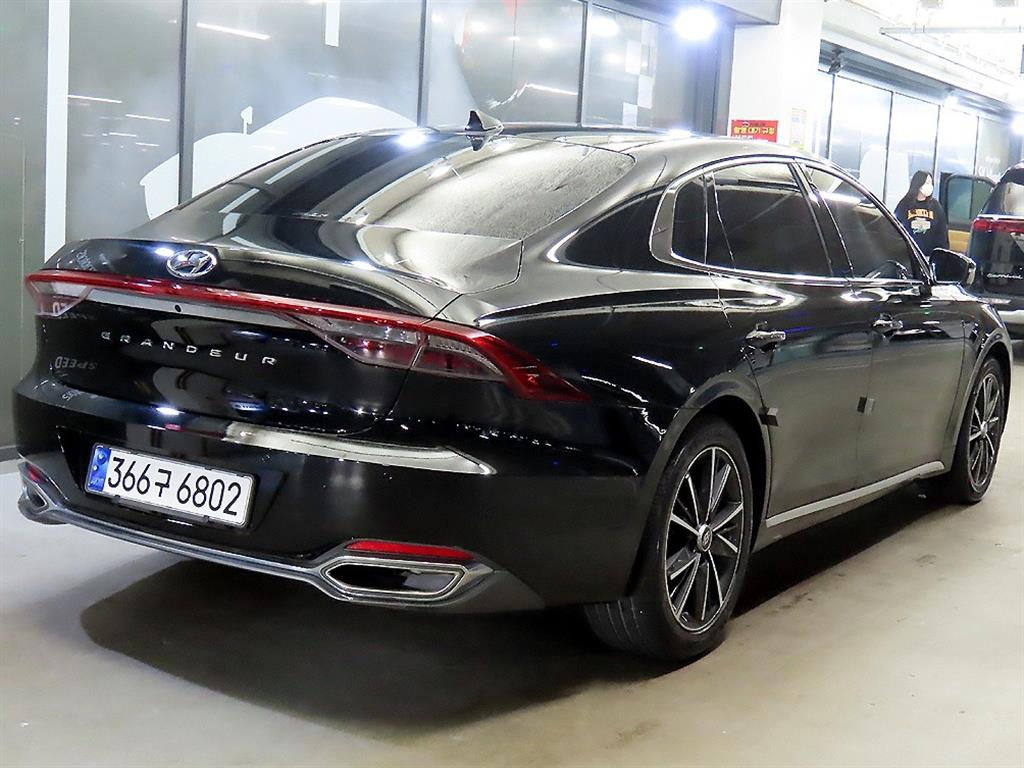 HYUNDAI Grandeur - Vista 4