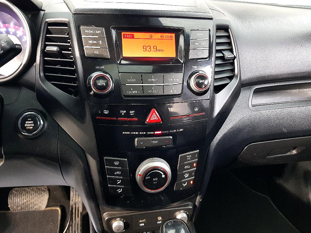 Ssangyong Tivoli - Vista 12