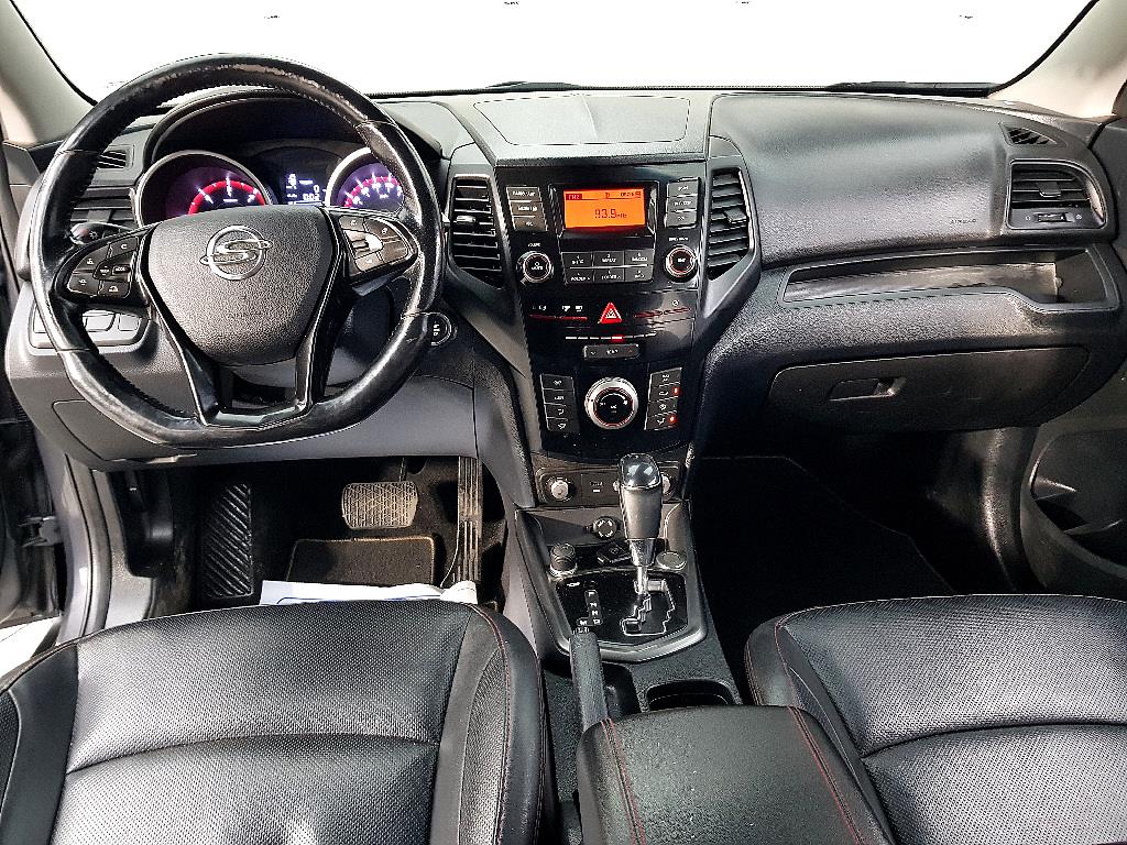 Ssangyong Tivoli - Vista 4