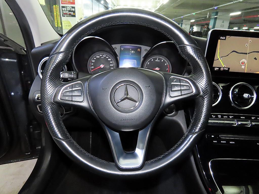 Mercedes Benz C Class - Vista 8