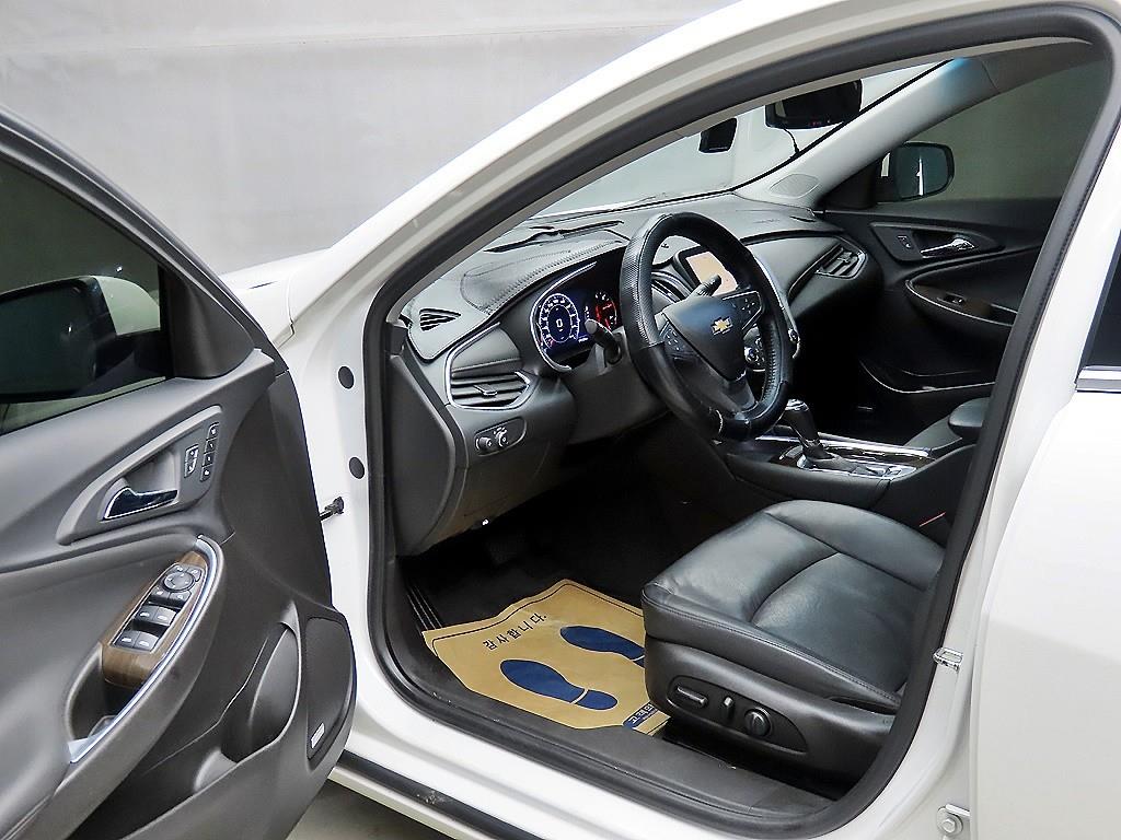 Chevrolet Malibu - Vista 5