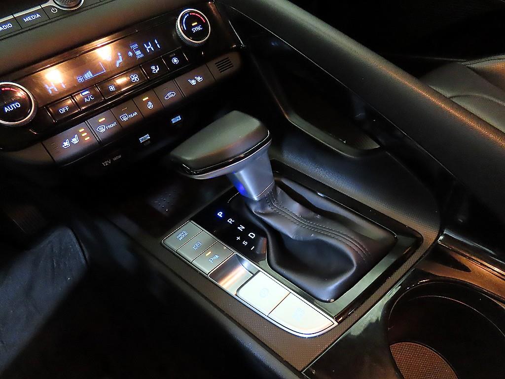 HYUNDAI Avante - Vista 12