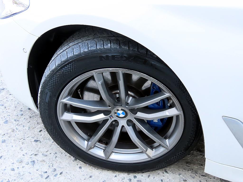 BMW 5 Series - Vista 5