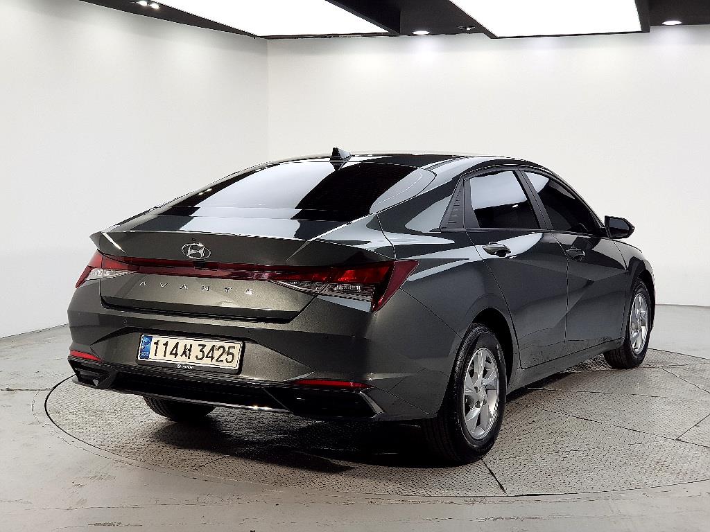 HYUNDAI Avante - Vista 4