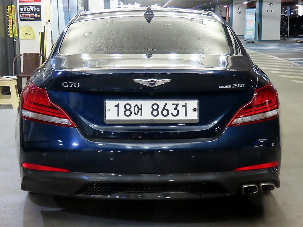 Genesis G70 - Vista 5