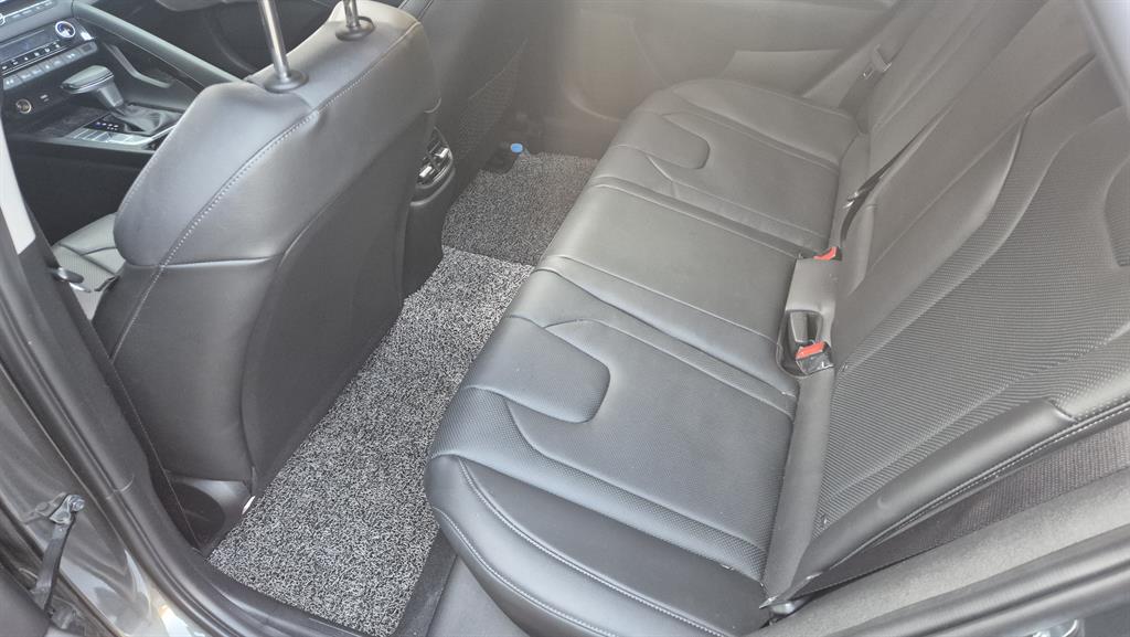 HYUNDAI Avante - Vista 10