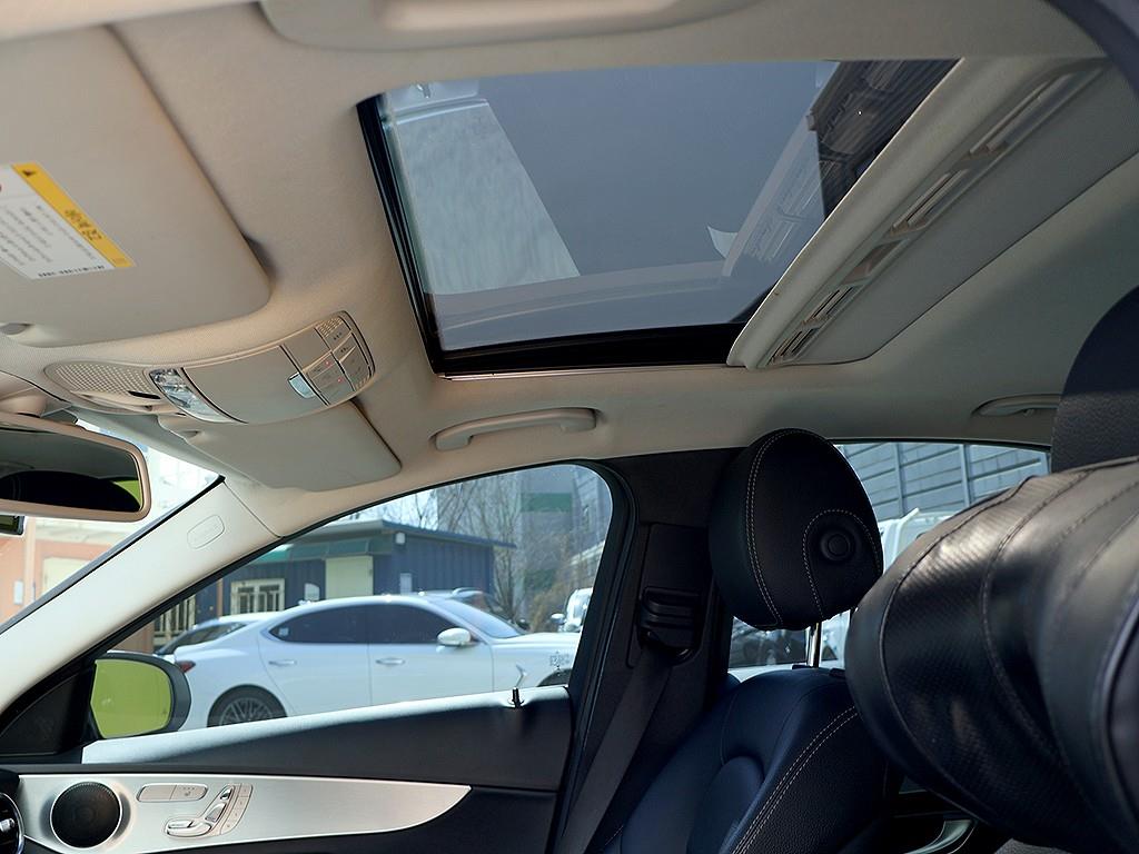 Mercedes Benz C Class 2018 Blanco - Importación desde Corea - HF Imports Iquique - Foto 13