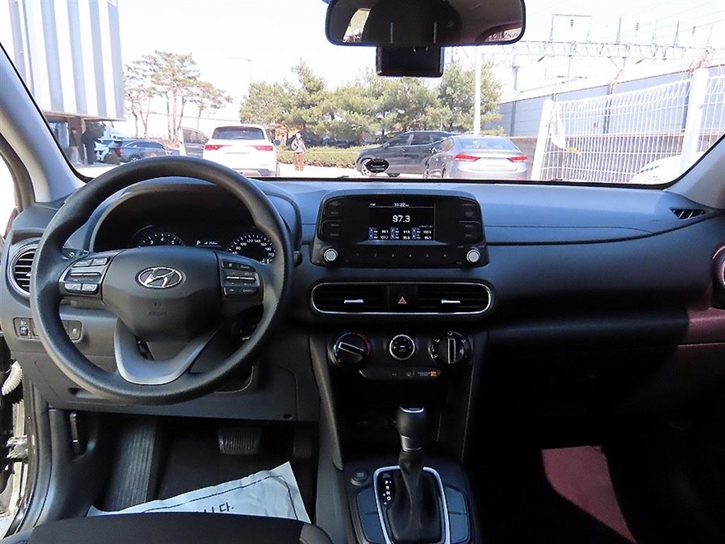 HYUNDAI Kona - Vista 7