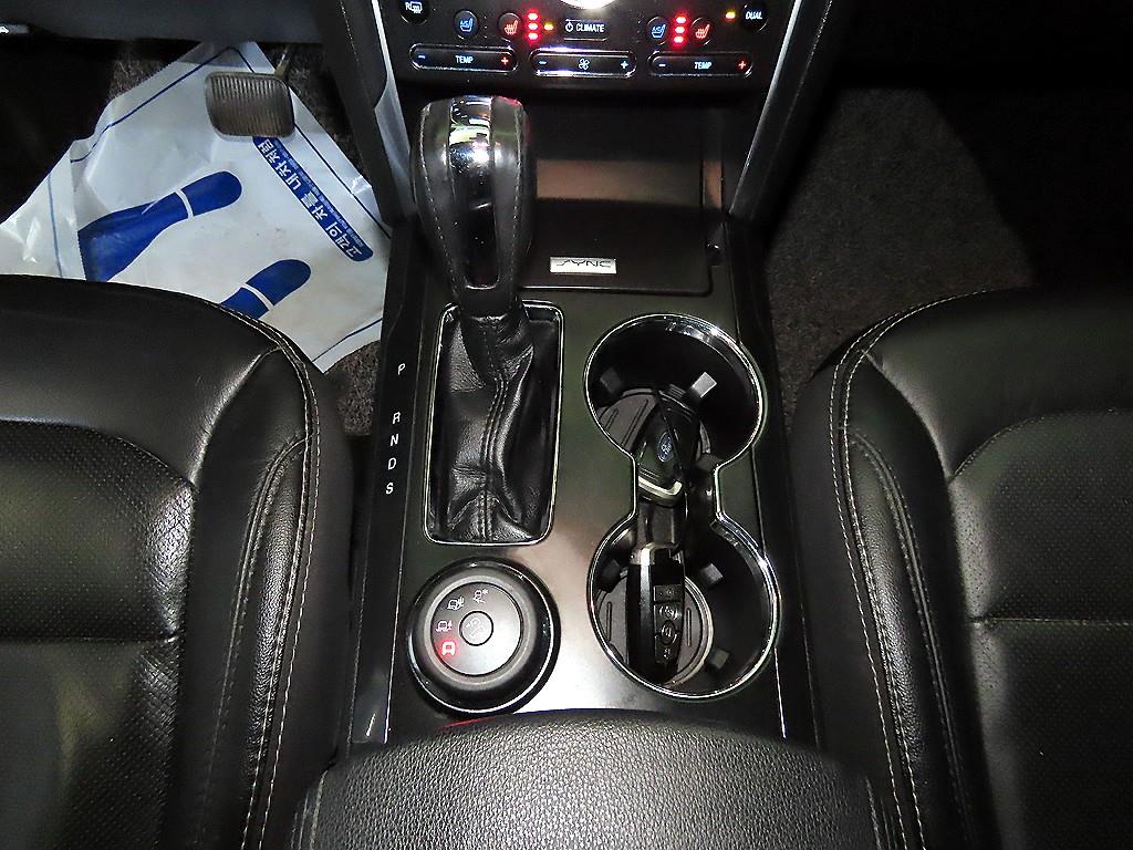 Ford Explorer - Vista 12