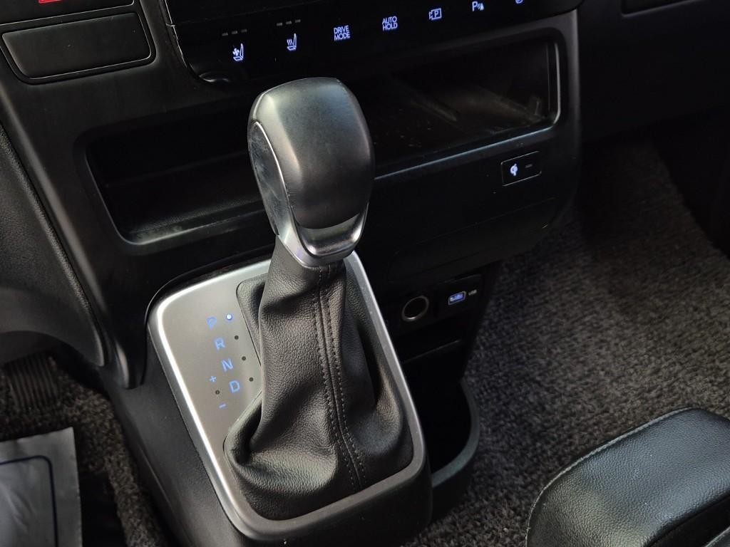 HYUNDAI Staria - Vista 8