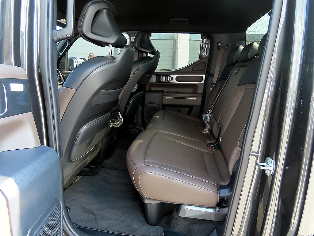 KIA Tasman - Vista 7