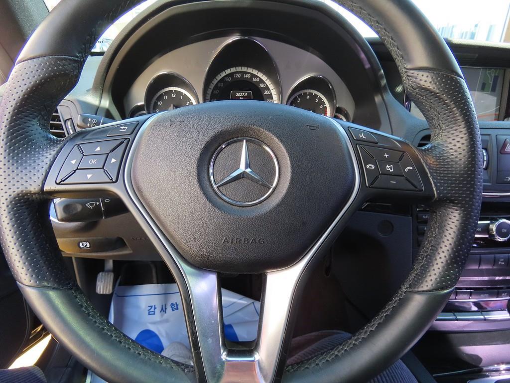 Mercedes Benz E class - Vista 10