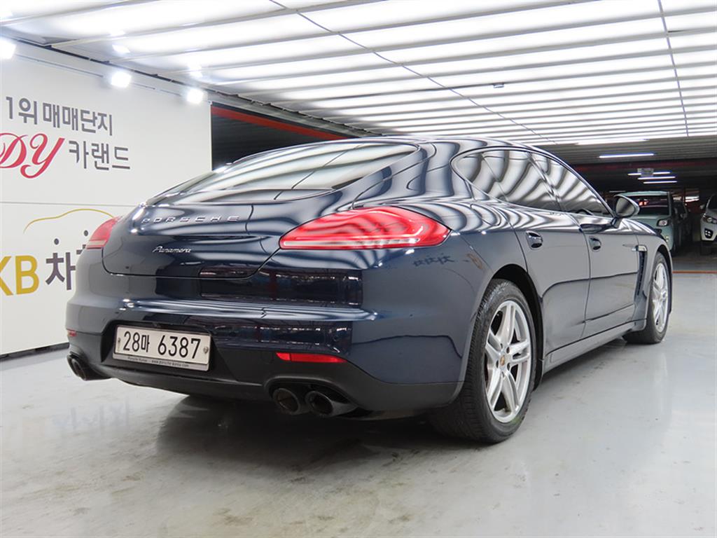 Porsche Panamera - Vista 4