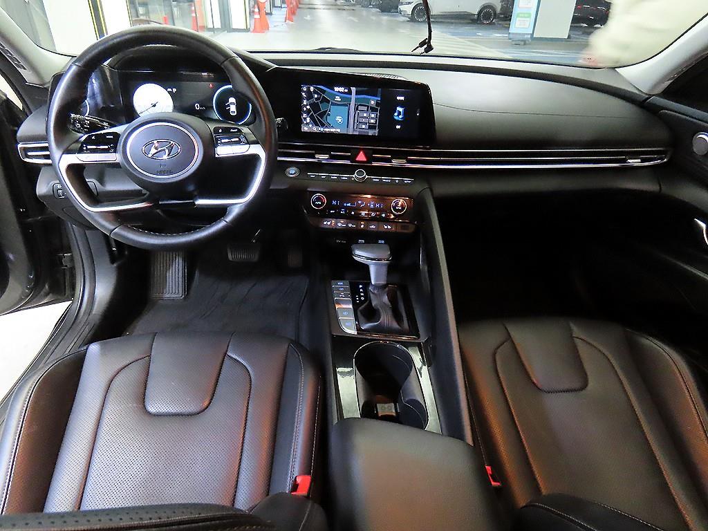 HYUNDAI Avante - Vista 10