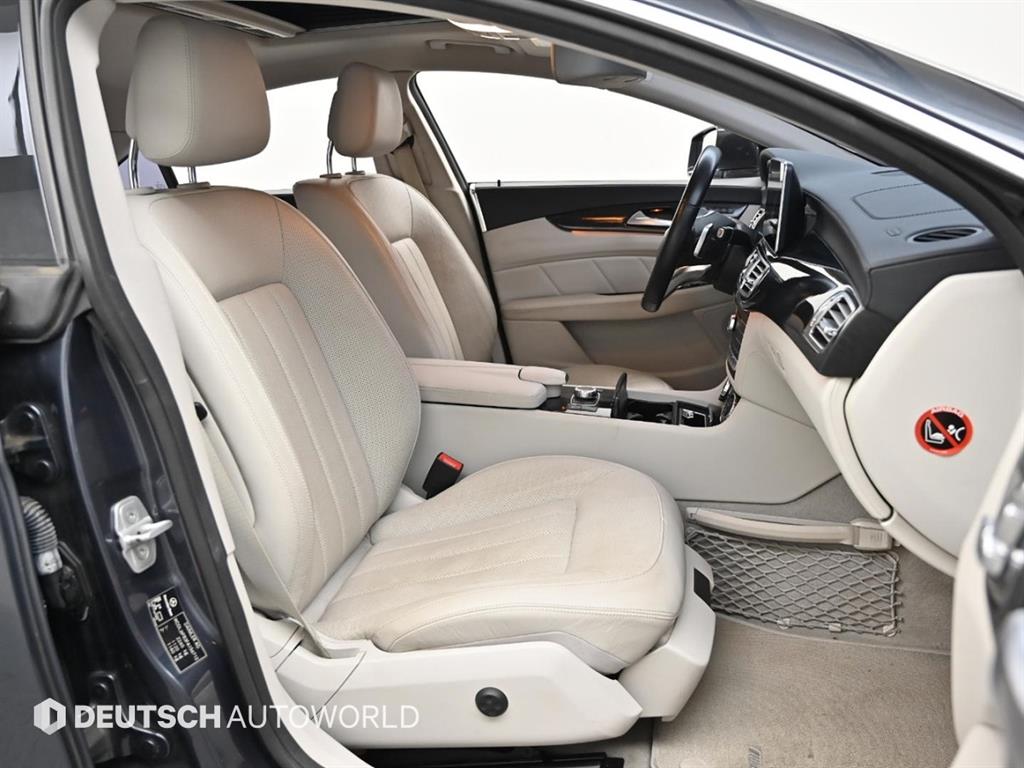 Mercedes Benz CLS Class - Vista 10