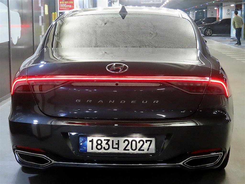 HYUNDAI Grandeur - Vista 5