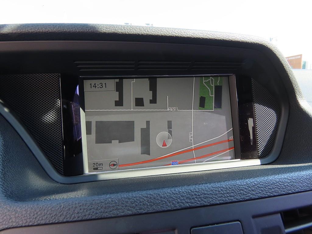 Mercedes Benz E class - Vista 11