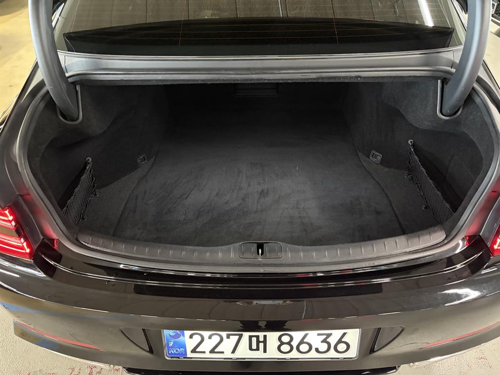 Genesis G80 - Vista 8