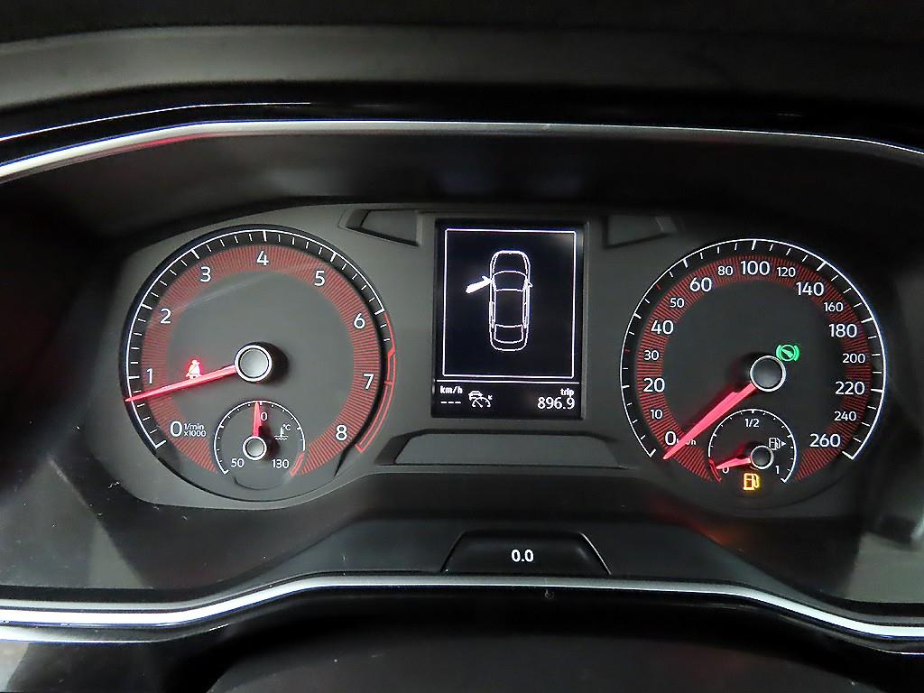 Volkswagen Jetta - Vista 8