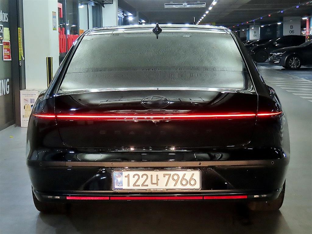 HYUNDAI Grandeur - Vista 5