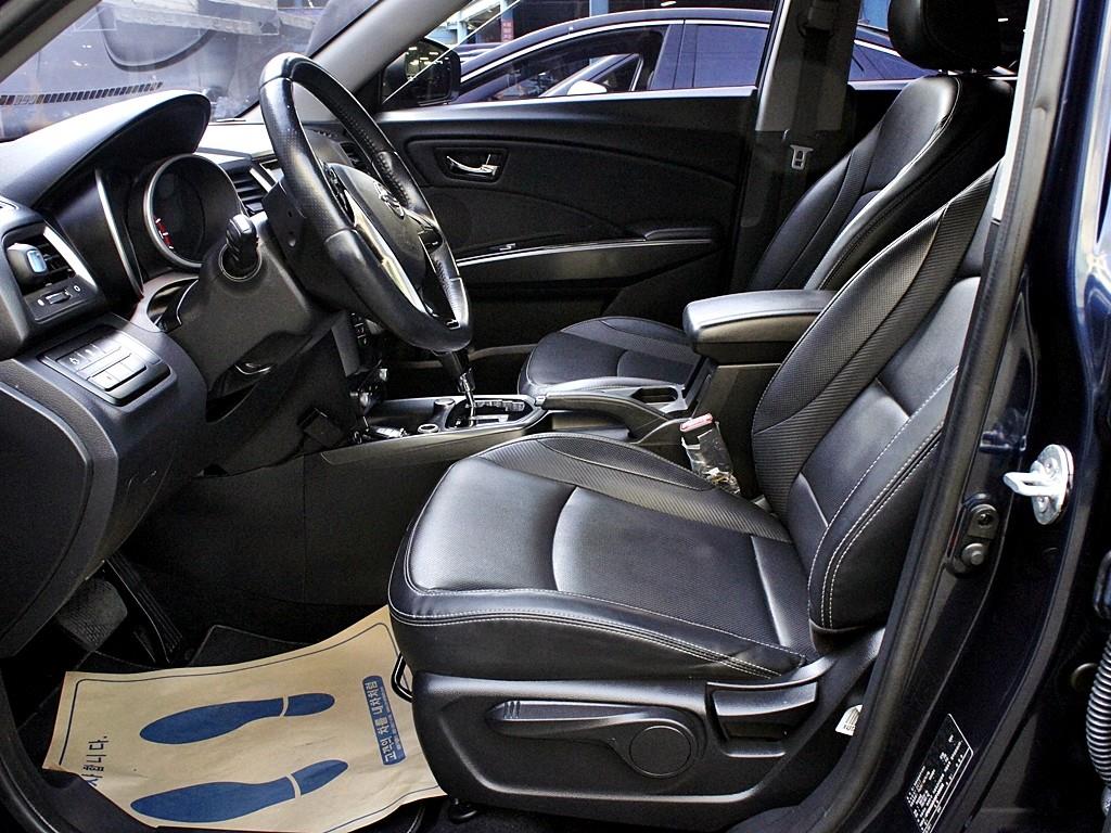 Ssangyong Tivoli - Vista 9