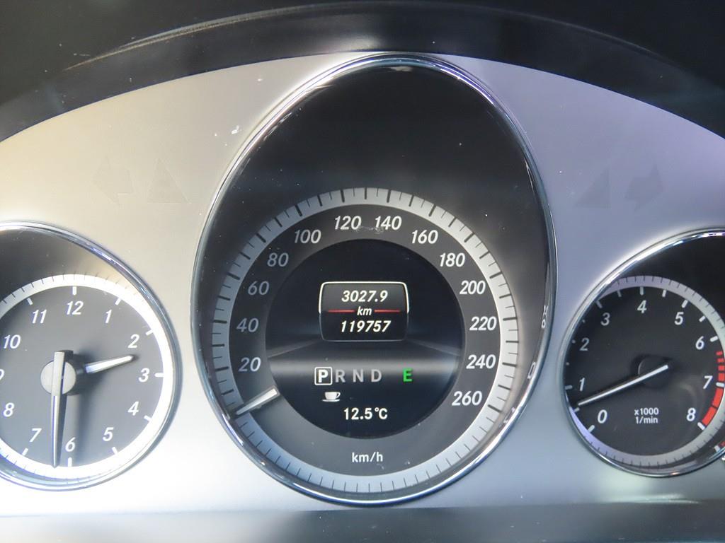 Mercedes Benz E class - Vista 9