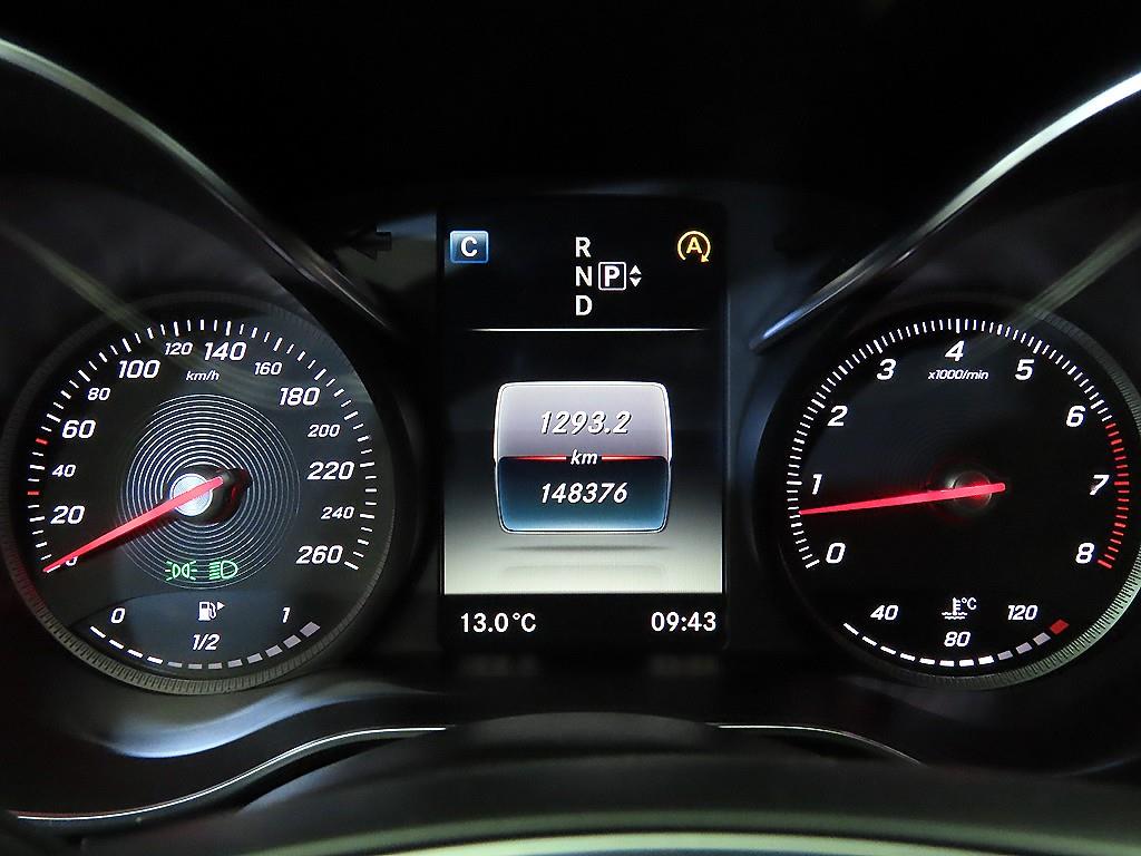 Mercedes Benz C Class - Vista 9