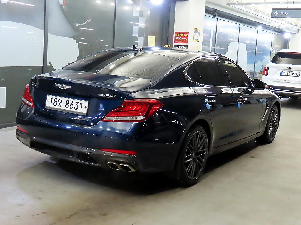 Genesis G70 - Vista 4