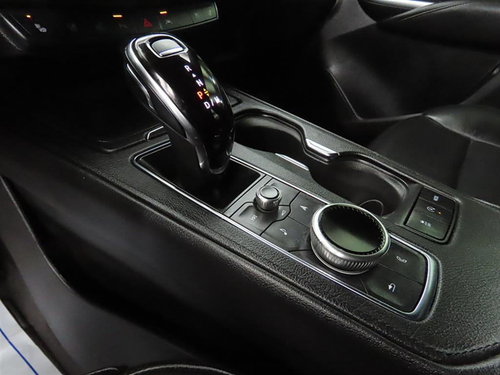 Cadillac XT4 - Vista 9