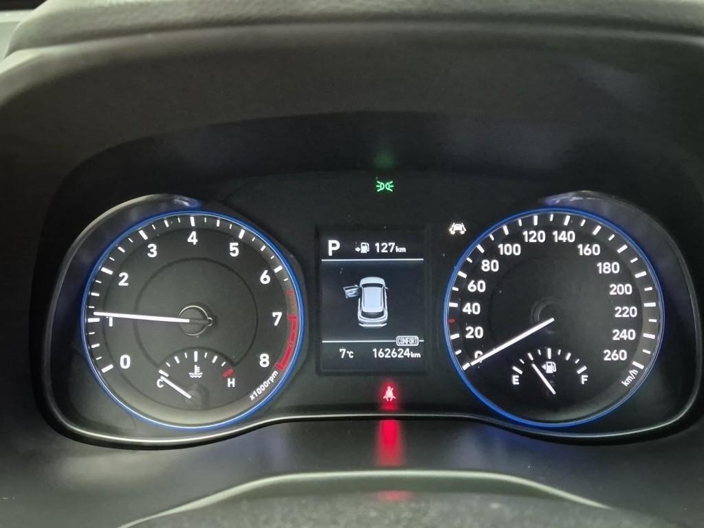 HYUNDAI Kona - Vista 6