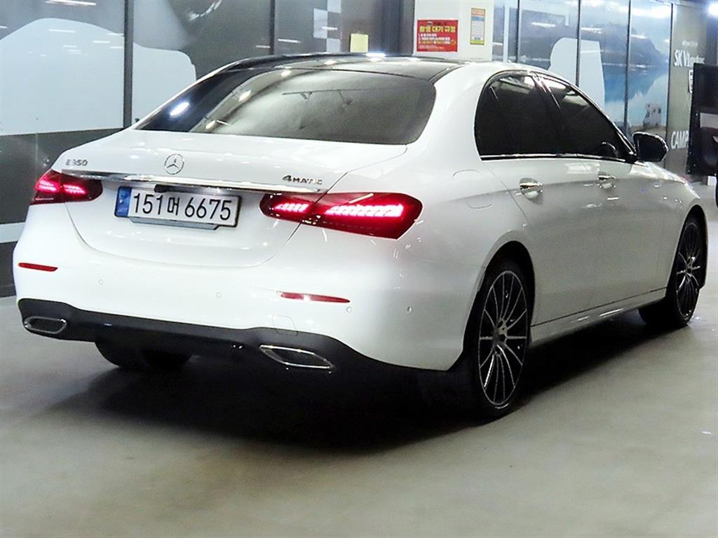 Mercedes Benz E class - Vista 3