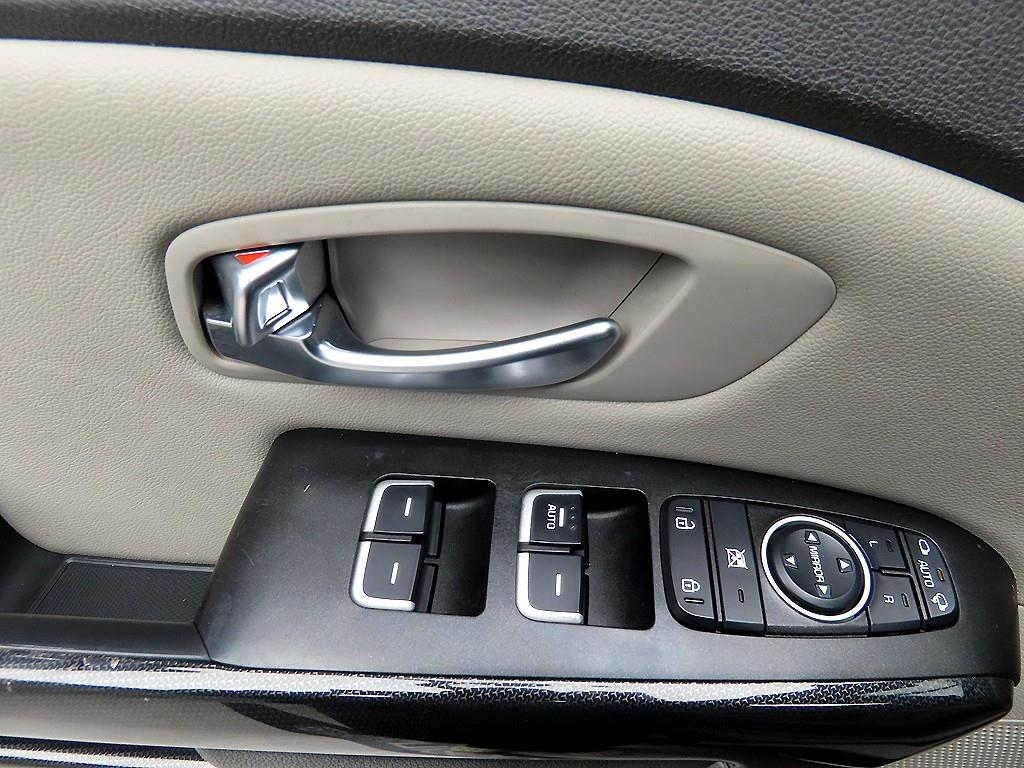 KIA Carnival - Vista 11