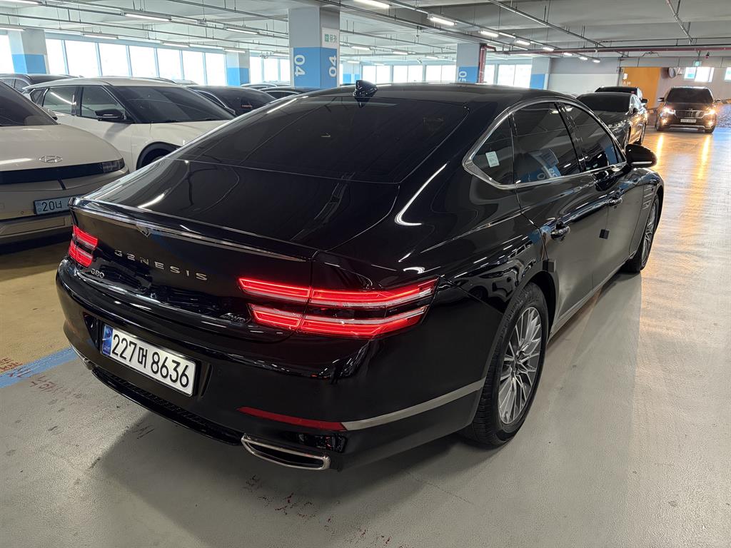 Genesis G80 - Vista 6