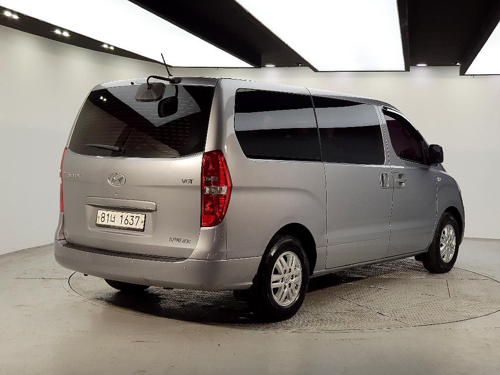 HYUNDAI Starex - Vista 4