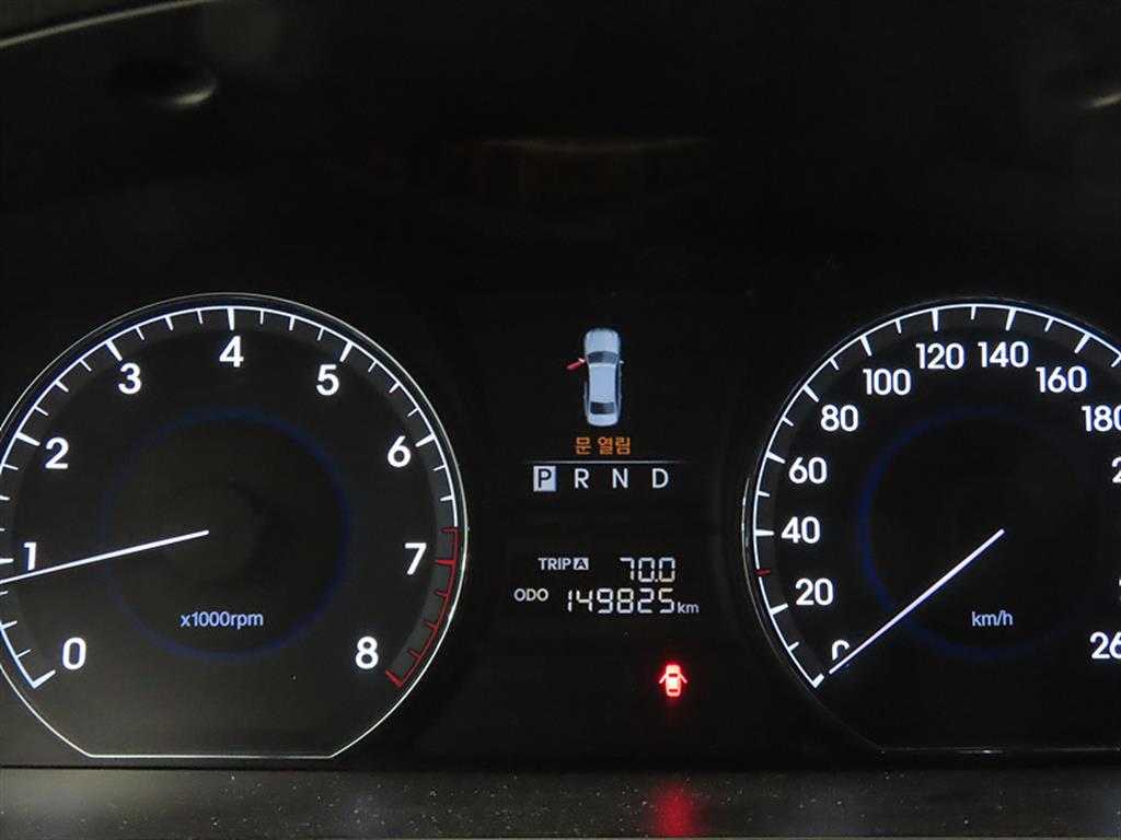 HYUNDAI Equus - Vista 9