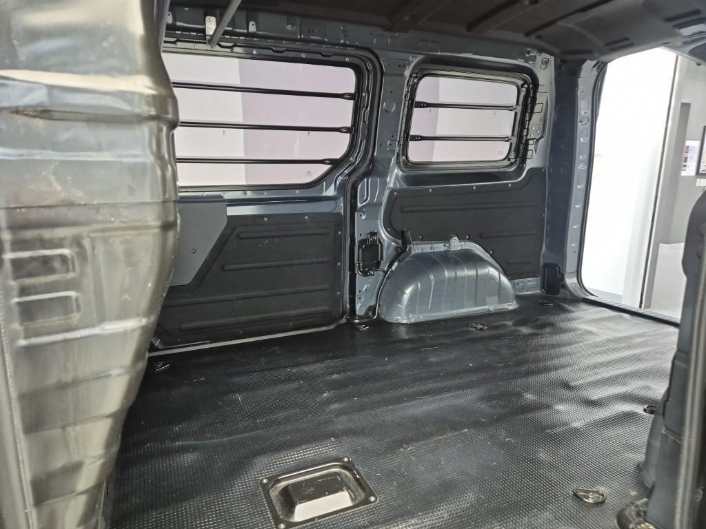 HYUNDAI Staria - Vista 12