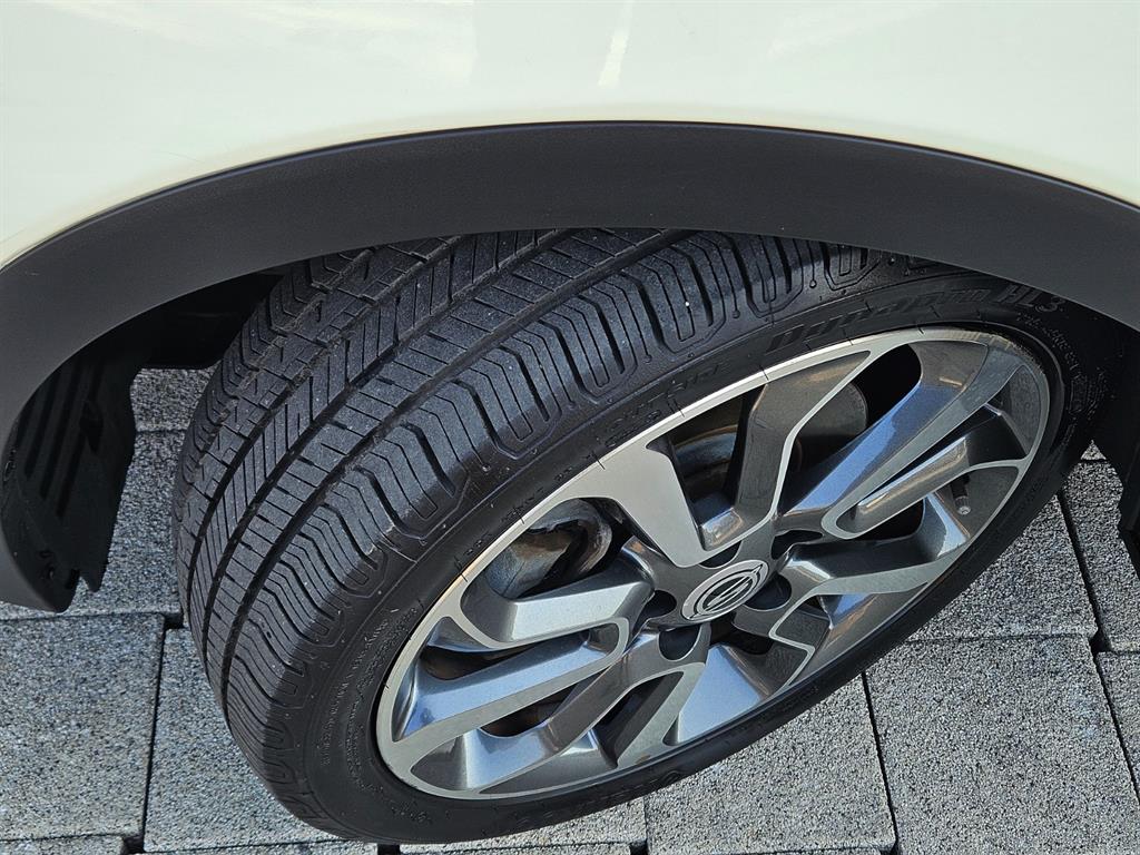 Ssangyong Tivoli - Vista 5