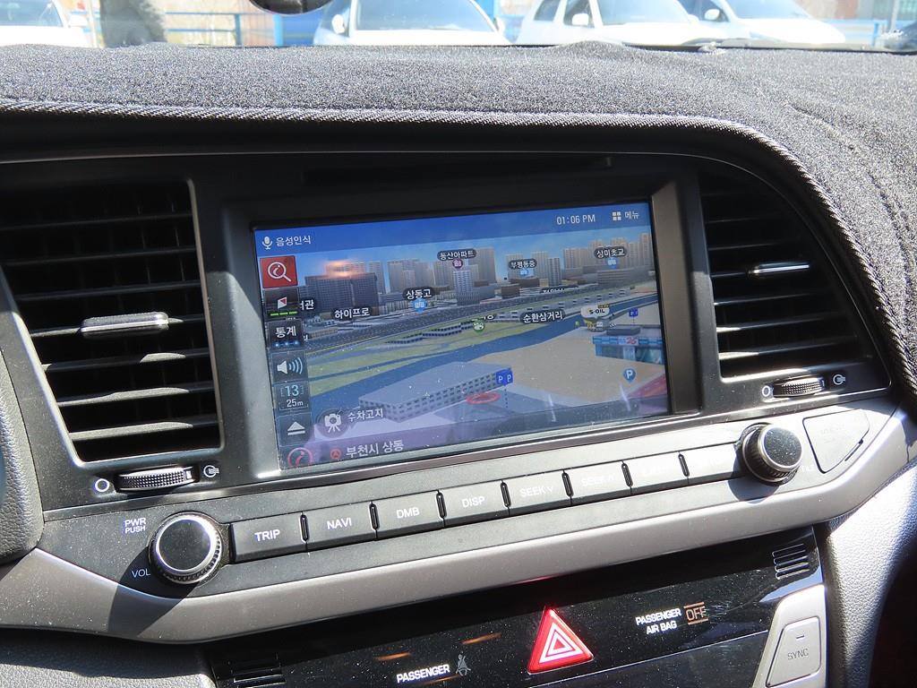 HYUNDAI Avante - Vista 8