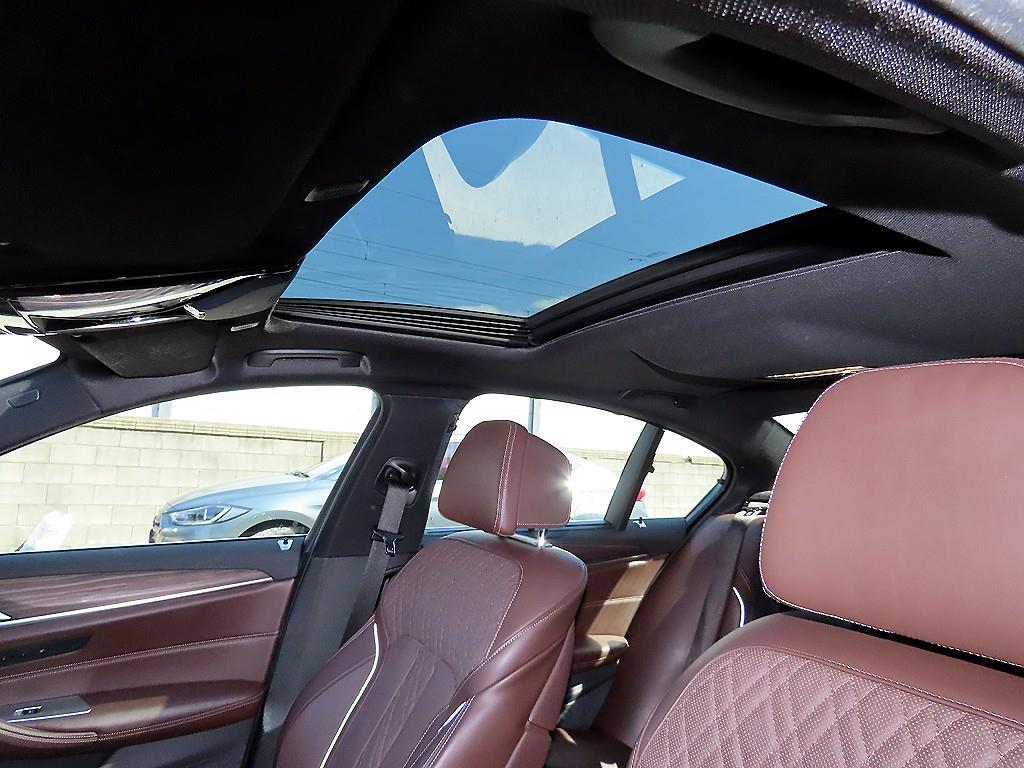 BMW 5 Series 2018 Negro - Importación desde Corea - HF Imports Iquique - Foto 17