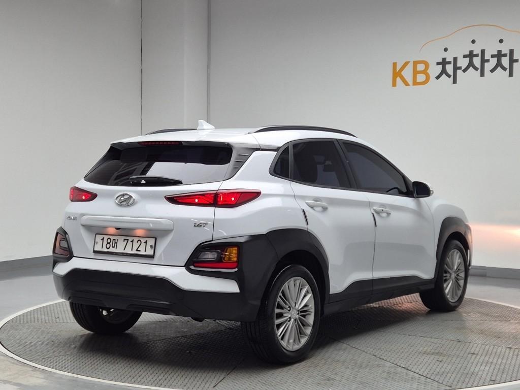 HYUNDAI Kona - Vista 4