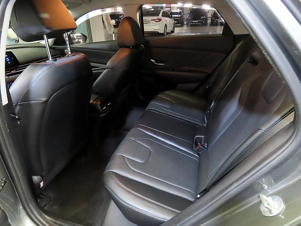 HYUNDAI Avante - Vista 7