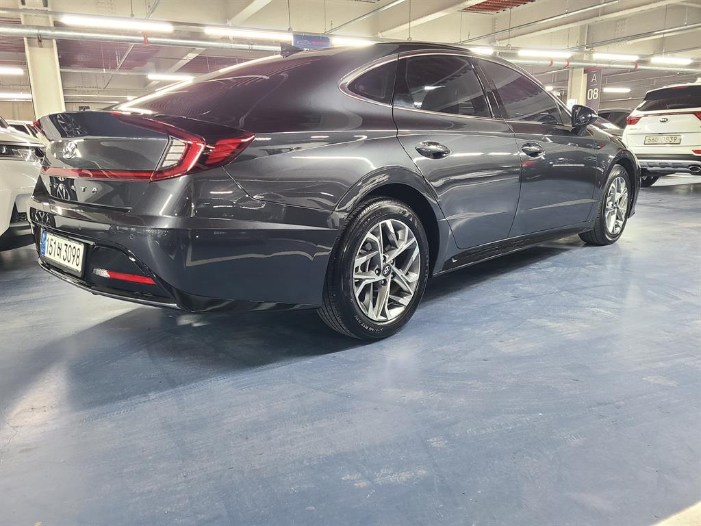 HYUNDAI Sonata - Vista 4