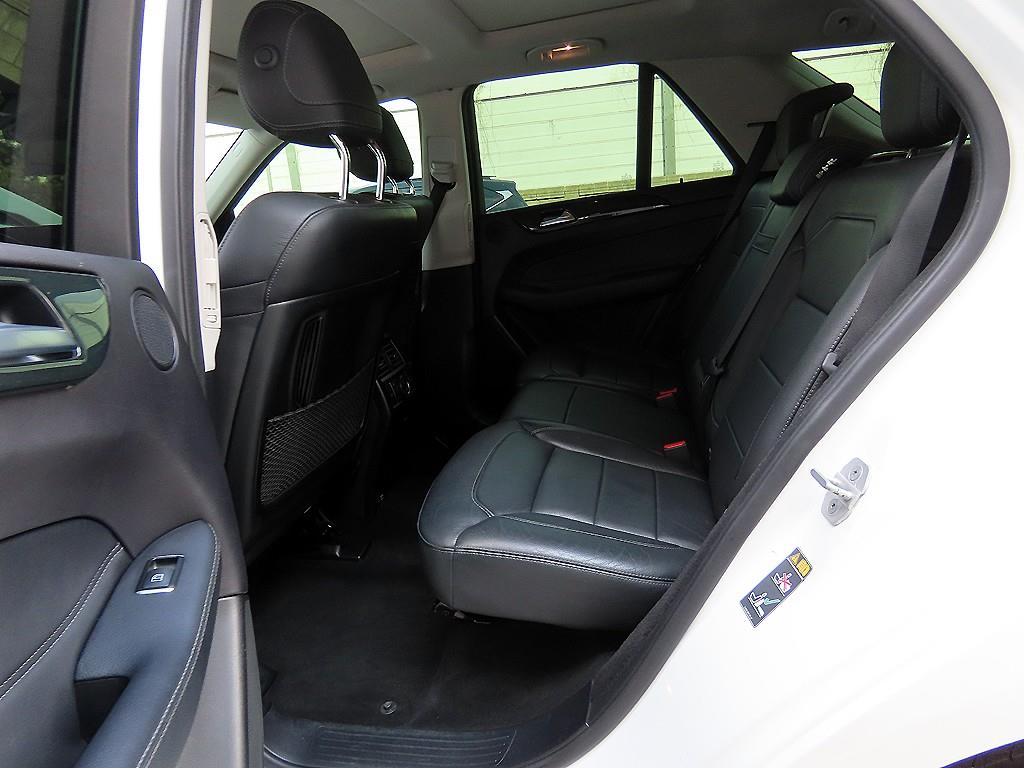 Mercedes Benz GLE Class - Vista 6