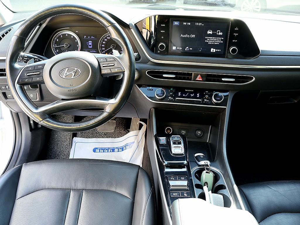 HYUNDAI Sonata - Vista 9