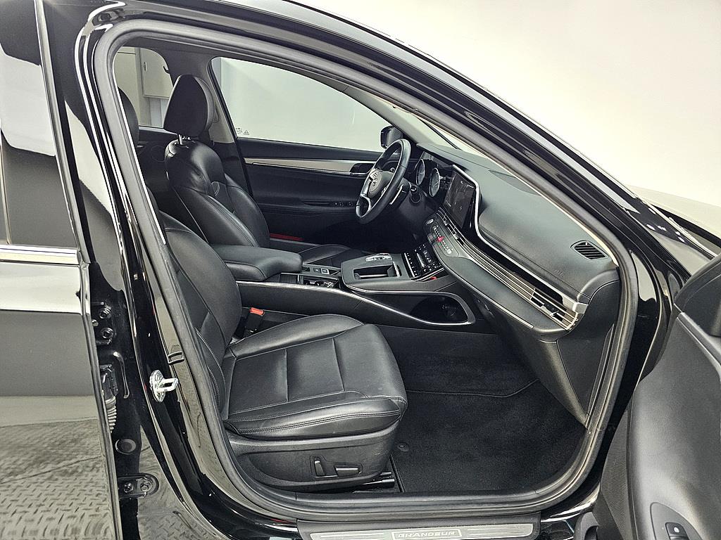 HYUNDAI Grandeur - Vista 11